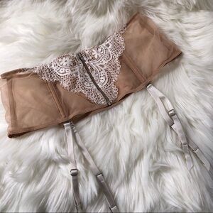 Victoria’s Secret lingerie waist clincher